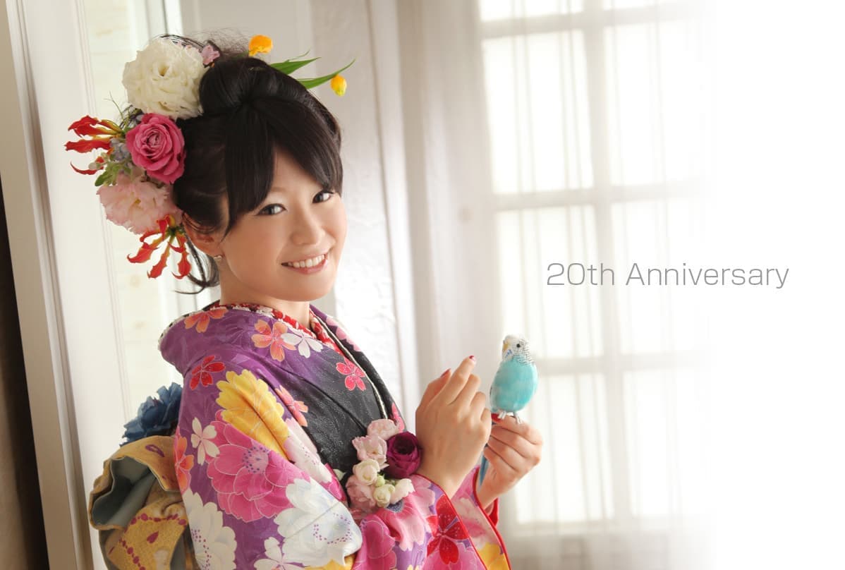 笑顔の成人女性